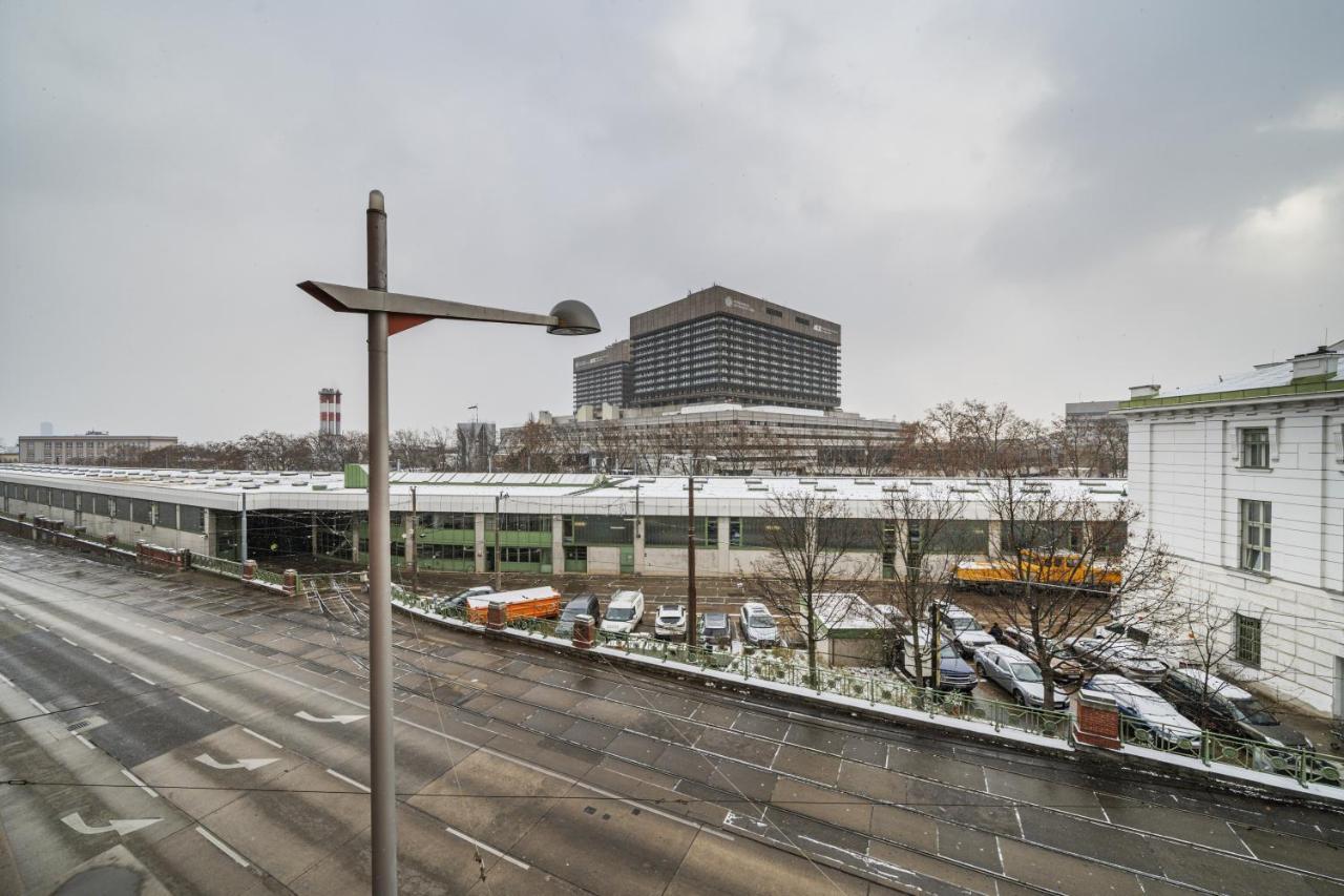 Stylisch Condo In Vienna'S 18Th District Buitenkant foto