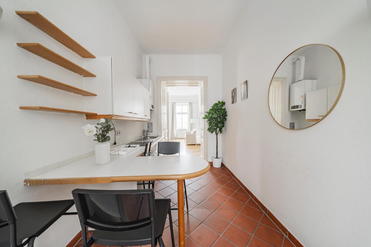 Stylisch Condo In Vienna'S 18Th District Buitenkant foto