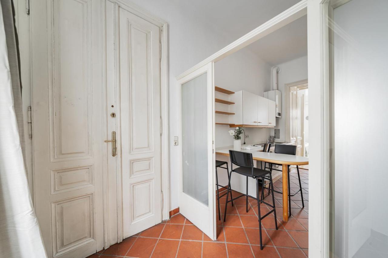 Stylisch Condo In Vienna'S 18Th District Buitenkant foto