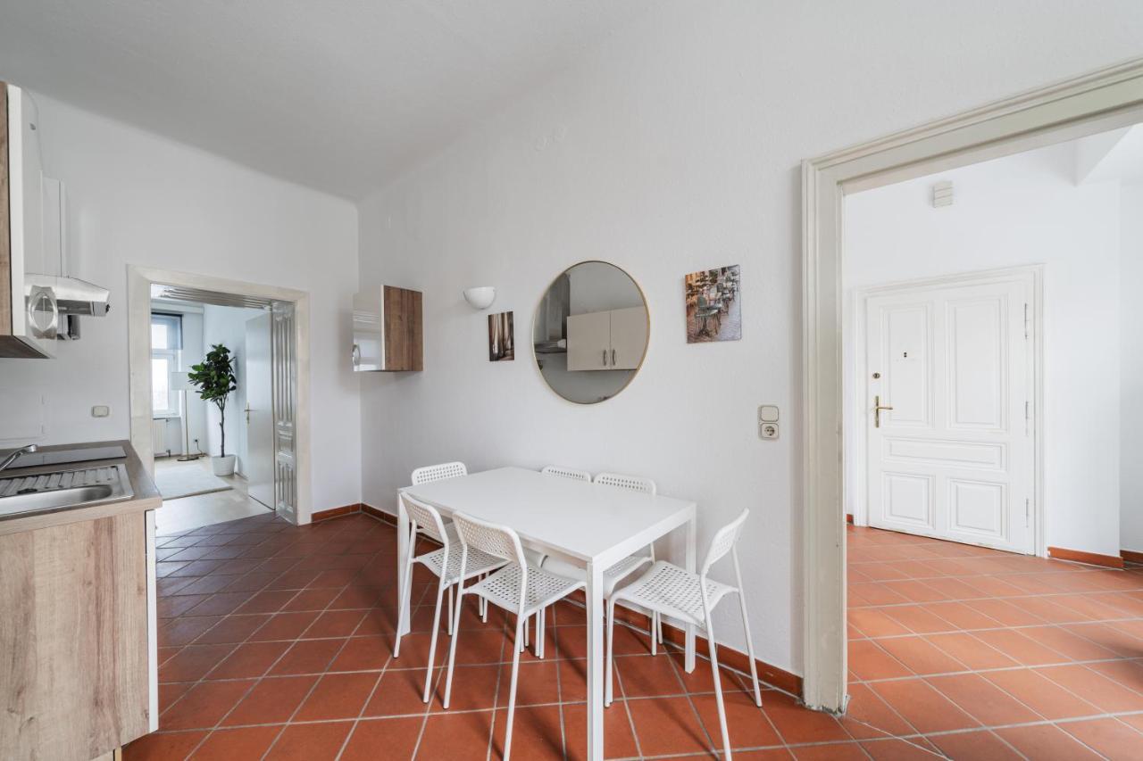 Stylisch Condo In Vienna'S 18Th District Buitenkant foto