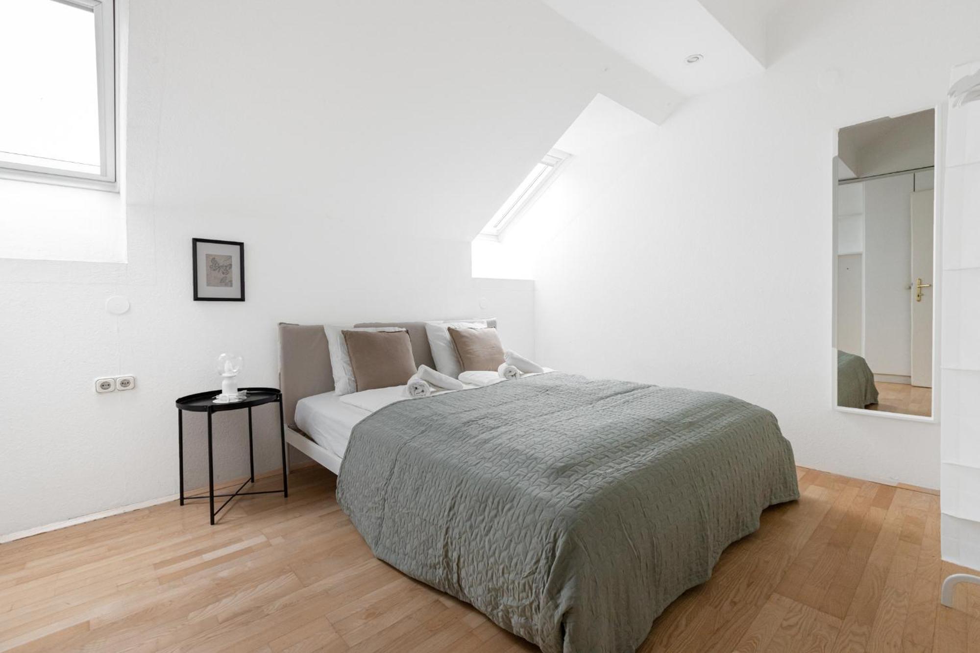 Stylisch Condo In Vienna'S 18Th District Buitenkant foto